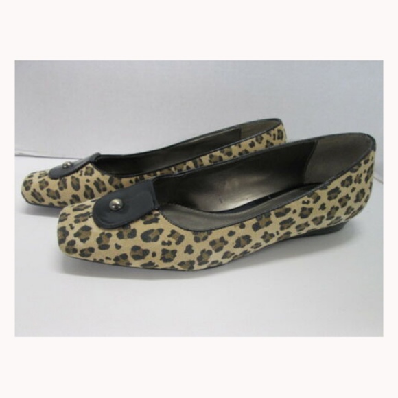 Liz Claiborne Cheryl Suede Leopard Print Mary Jane - Picture 2 of 6